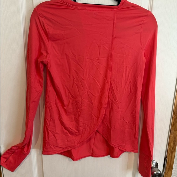 Athleta Tops - Athleta Sunlover UPF 50+ Tulip Back Long Sleeve Top in pink